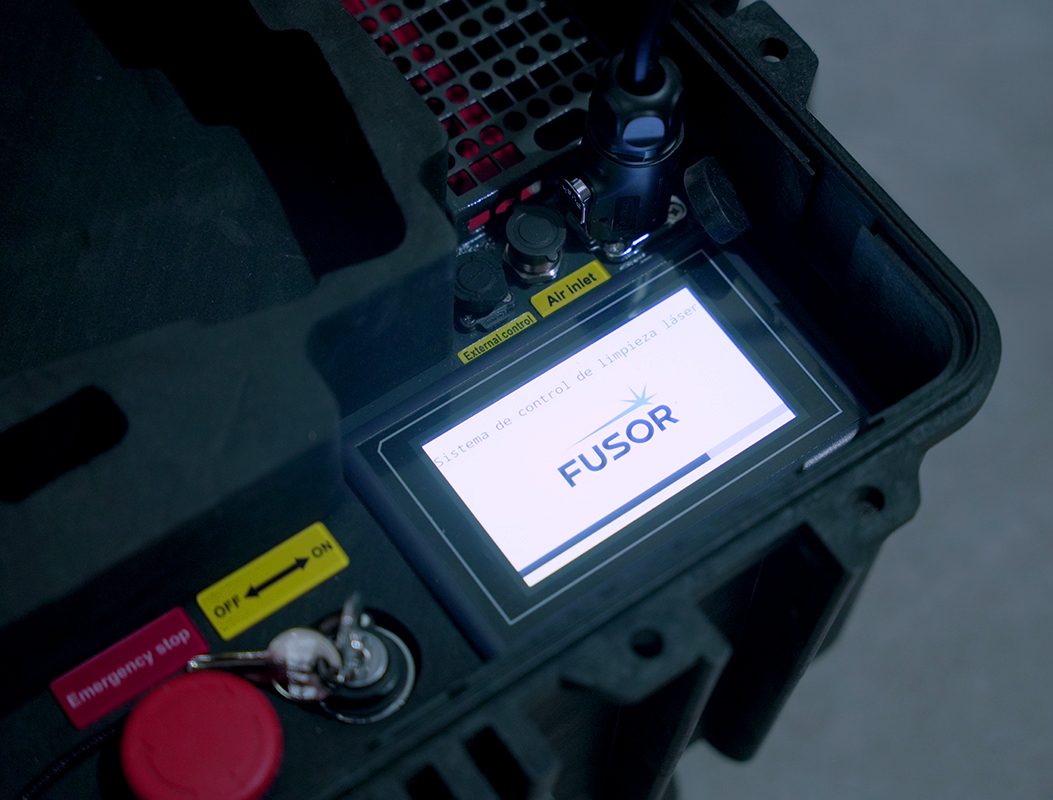 Pantalla de encendido del equipo FUSOR Laser Clean